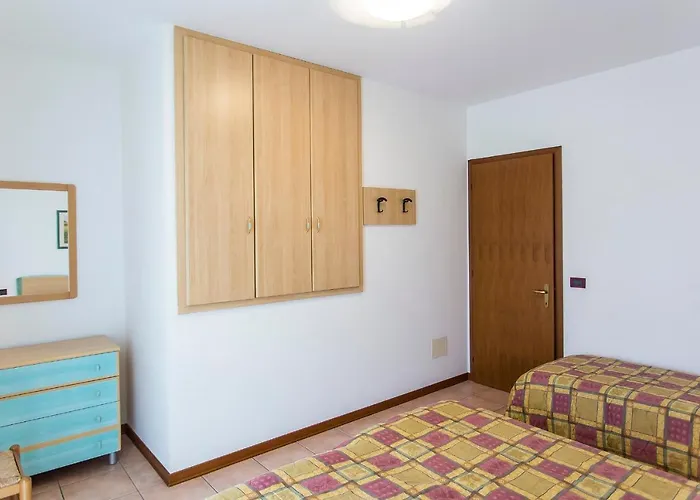 Villaggio Calycanthus *