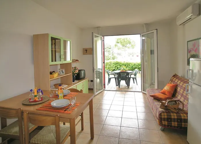 Villaggio Calycanthus *