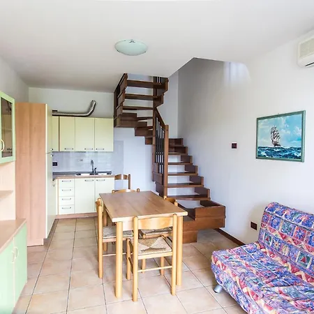 Villaggio Calycanthus *